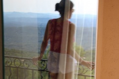 bastide-de-tourtour-balcon-chambre-premium-reflet-amelie