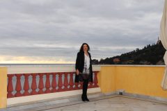 amelie-mer-horizon-minijupe-cuissardes-villa-eva