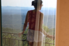 bastide-de-tourtour-balcon-chambre-premium-reflet-amelie