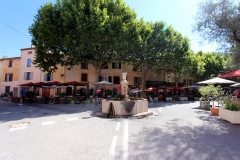 tourtour-place-des-ormeaux