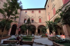 bologne_palazzo_d_accursio_patio