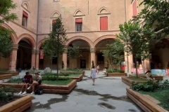 bologne_piazza_maggiore_palazzo_d_accursio_patio