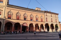 piazza_santo_stefano_corte_isolani