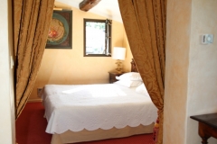 la-bonne-etape-suite-en-etage_chambre