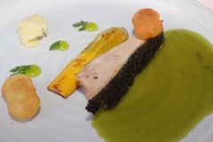 edouard_loubet_pintade_laquee_au_sesame_noir
