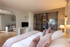 capelongue_suite_deluxe_bain_et_salon