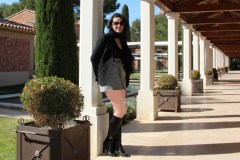 hotel-du-castellet-amelie-galerie-adossee-bottes-collants-chair