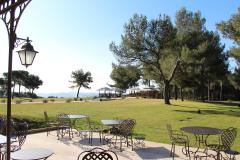 hotel-du-castellet-pinède-au-matin