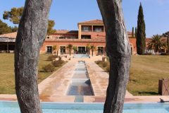 hotel-du-castellet-sculpture-bassins