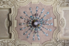 castello-di-garene-salle-d-honneur-lustre-murano