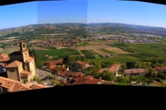 castello-di-garene-panorama-vallee-d-alba-cote-piscine