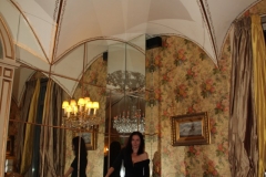 chateau-apigne-salon-jaune-amelie-miroir