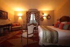 chateau-de-berne-chambre-prune-soir