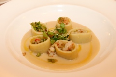 la-conchiglia-arma-di-taggia-calamars-gambas-veloute-de-haricots