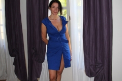 couvent-des-minimes-amelie-robe-bleue-debout