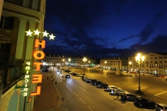 cuneo-piazza-galimberti-del-hotel-principe-notte