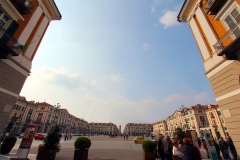 cuneo-piazza-galimberti-depuis-la-via-roma
