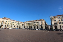 cuneo-piazza-galimberti-e-hotel-principe