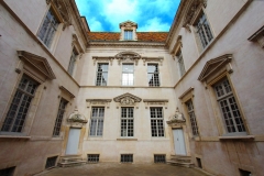 dijon-hotel-de-vogue-cour