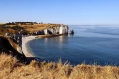 etretat_porte_d_amont_et_plage_depuis_chemin_des_douaniers