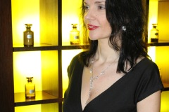 amelie-devant-les-essences-le-Parcours-Falicon