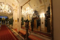 grand-hotel-iles-borromees-ascenseur-baroque-miroir