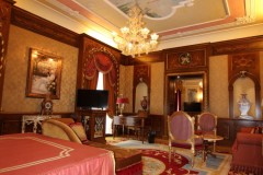 grand-hotel-iles-borromees-suite-hemingway-chambre-pourpre-plafond-peint