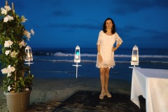 la_prua_amelie_robe_blanche_plage_lanternes_nuit
