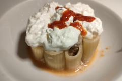 la_prua_crevettes_sur_cannolli_de_pates_phyllo_mayonnaise_noix_de_coco