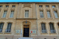avignon-la-mirande-facade