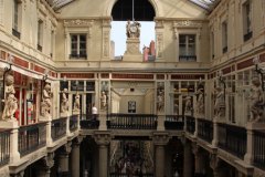 nantes_passage_pommeraye_balcons