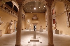 metropolitan-museum-patio