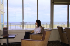Saint-Malo - Grand Hôtel des Thermes - La Passerelle, Amélie songeuse