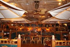 sanibel-island-timbers-restaurant-salle
