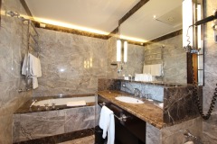 turin-principi-di-piemonte-suite-bain-baignoire