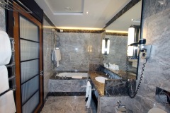 turin-principi-di-piemonte-suite-bain-vasque