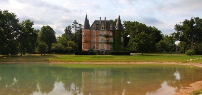 Bretagne, Rennes, Le Rheu, Château d'Apigné, son étang et son parc