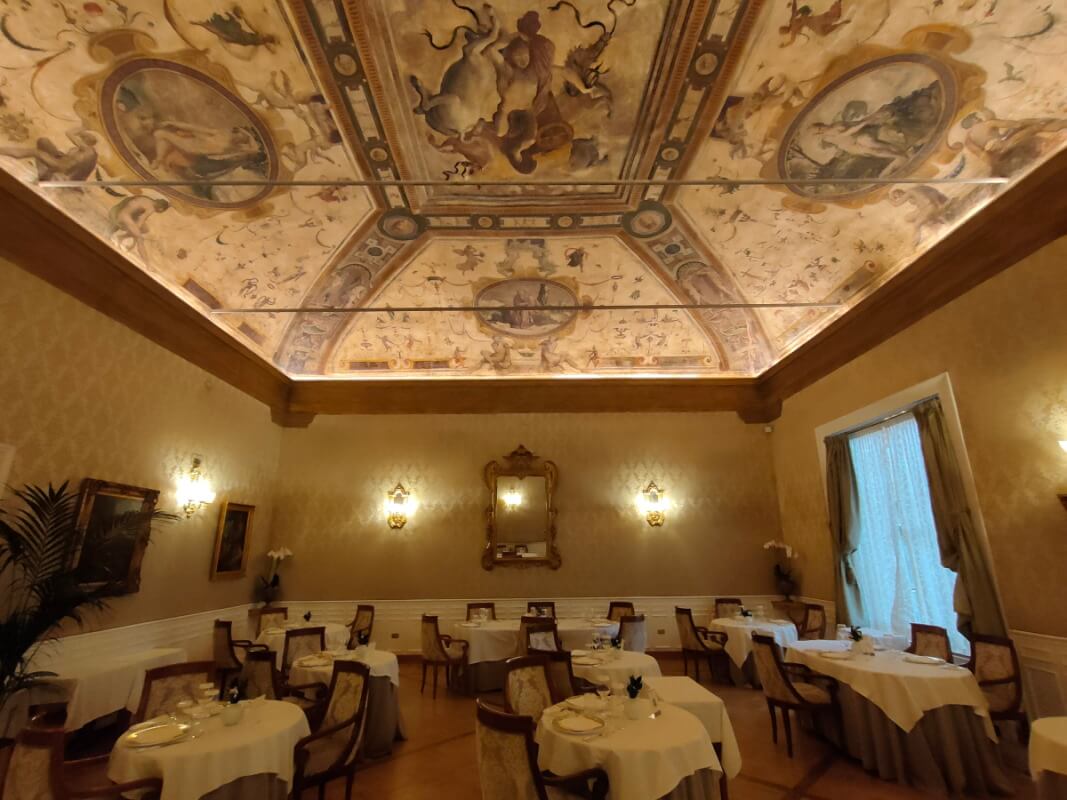 Italie, Bologne, Grand Hôtel Majestic Già Baglioni, Leading Hotels of the Word, Cinq étoiles luxe, néoclassique vénitien. Fresques, Carracci.