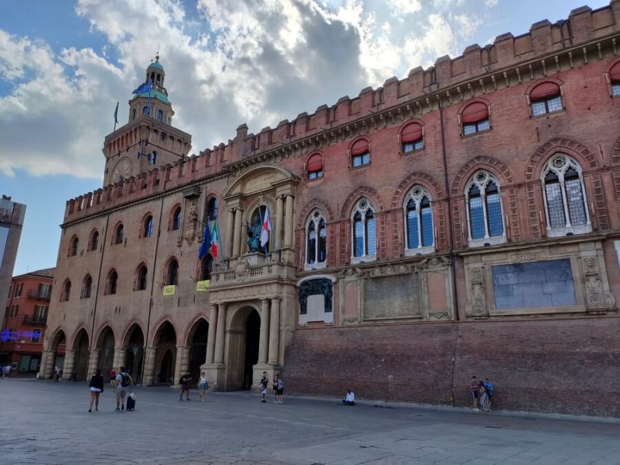 Italie, Bologne, Palazzo d'Accursio, Renaissance italienne, Piazza Maggiore