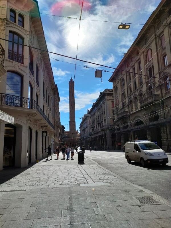 Italie, Bologne, via Rizzoli, Torre Asinelli.
