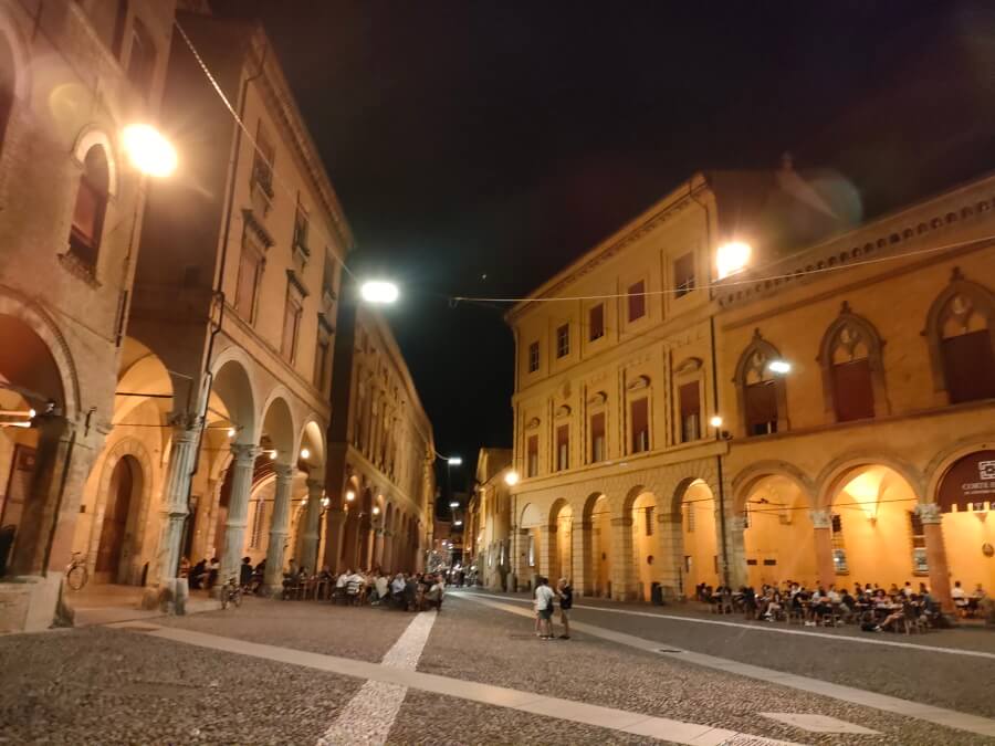 Italie, Bologne, piazza Santo Stefano