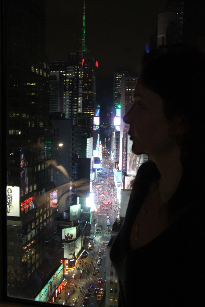 Times Square by Night. Silhouette d'Amélie.